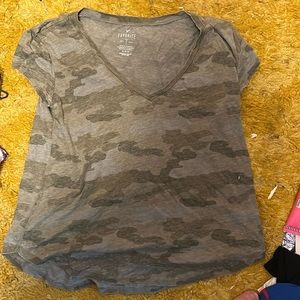 American Eagle v-neck T-shirt